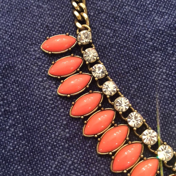 HP🎉J CREW Pink & Rhinestone Statement Necklace - Picture 2 of 4